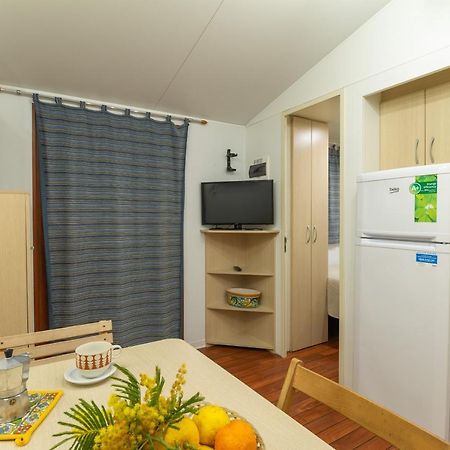 Agriturismo Il Gelsomino Ritrovato มิลาซโซ ภายนอก รูปภาพ